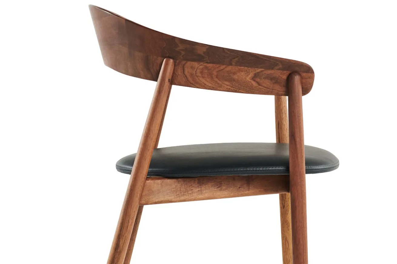 Designerstuhl Unaj mit Arm Nussbaum