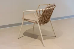 Designstuhl Baga durchgehende Polsterung natur