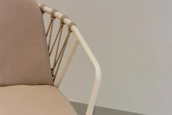 Designstuhl Baga durchgehende Polsterung natur