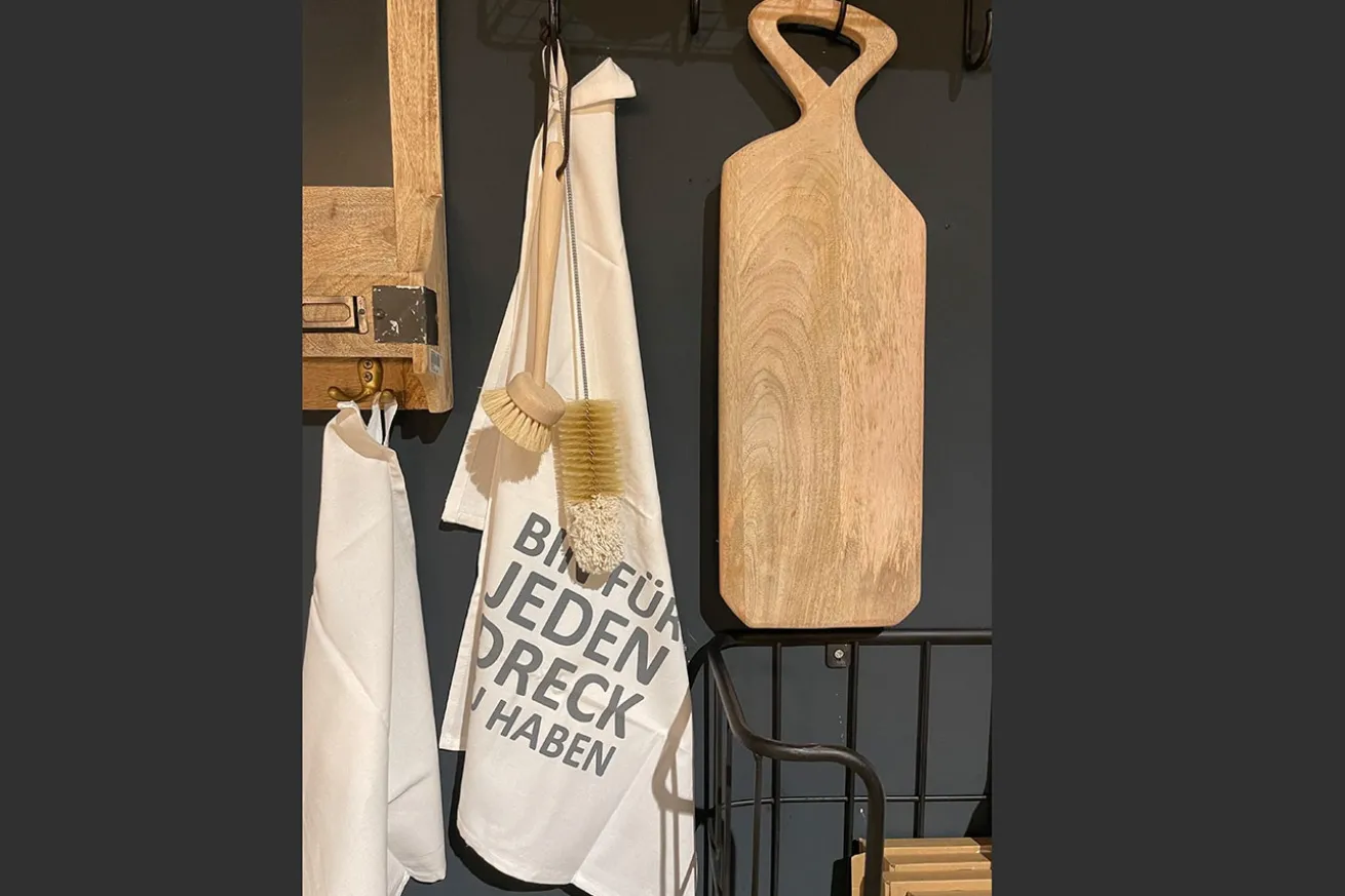 Schneidebrett CHOPP Holz 59 cm