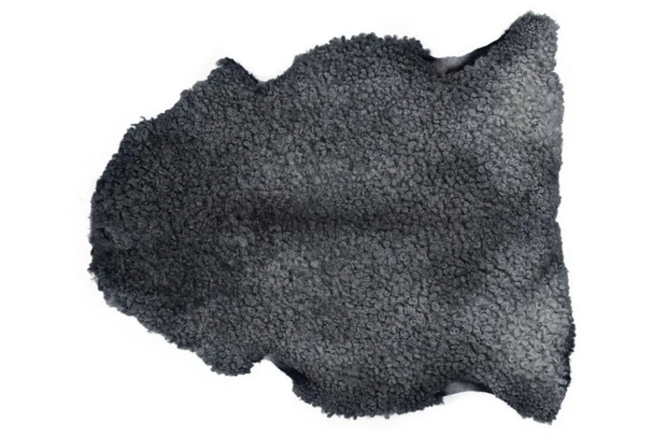 Schwedisches Schaffell grau curly