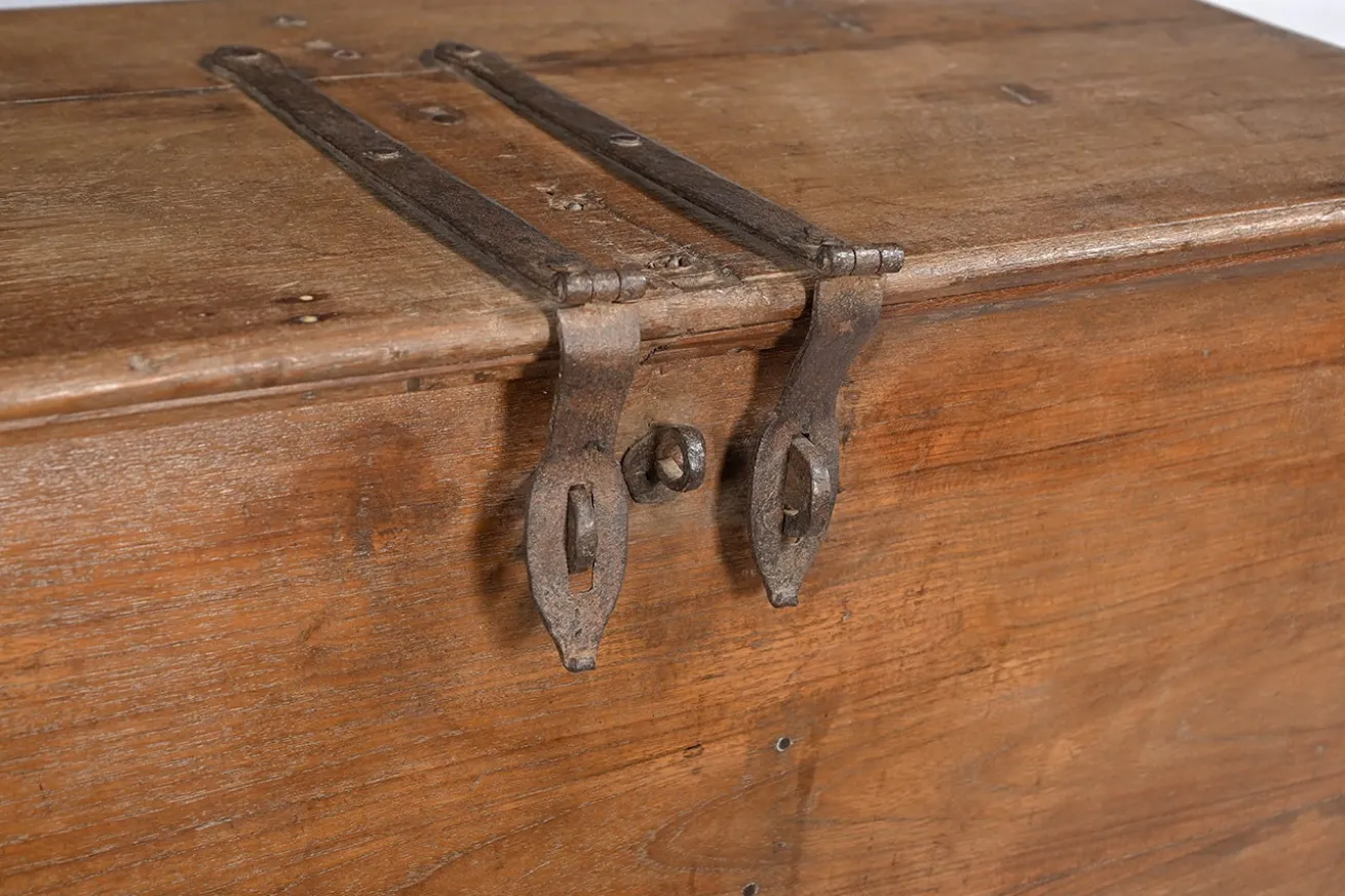 Truhe Vintage natur