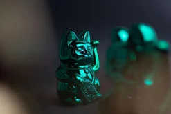 Winkekatze Lucky Cat Cosmic shiny grün